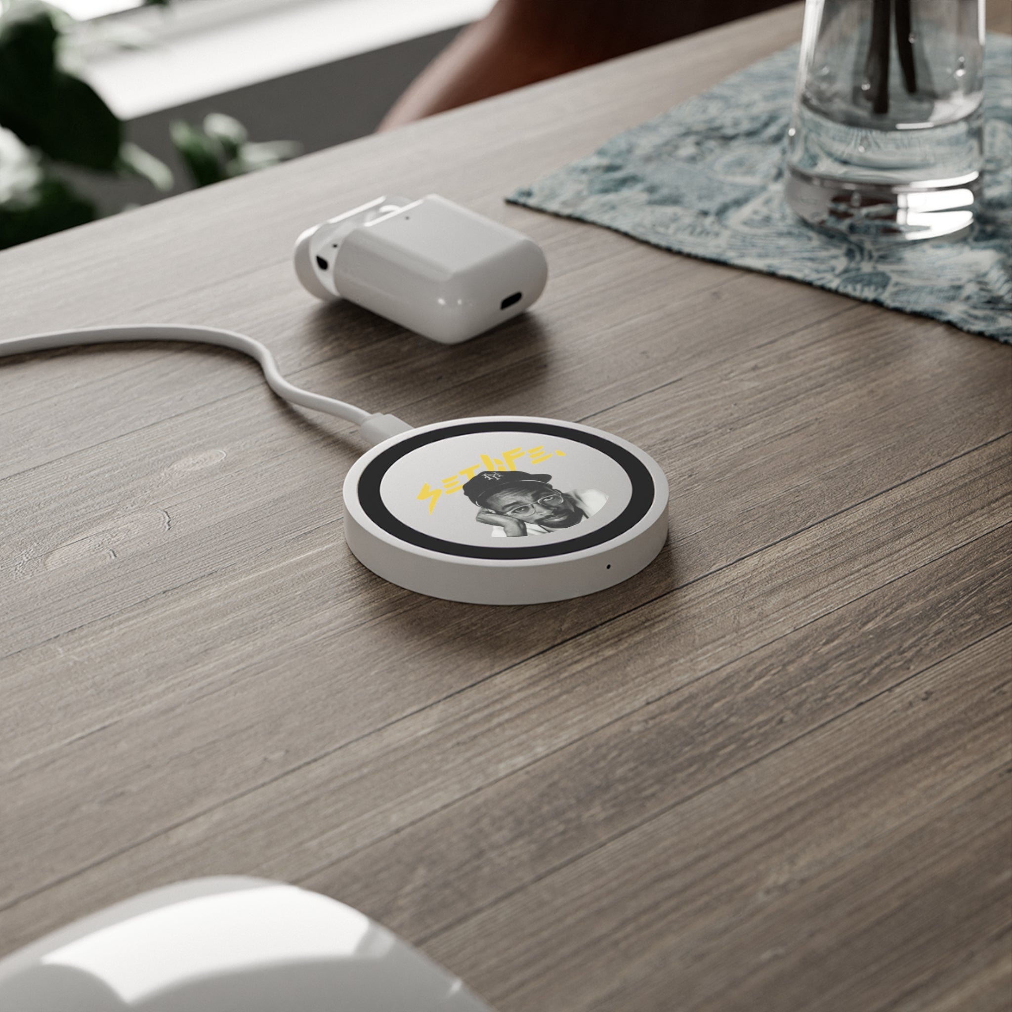 SETLIFE  METS SPIKE  Wireless Charging Pad